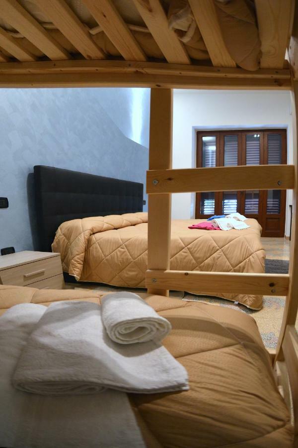 Bed & Breakfast "Mazzini" Leverano Exterior foto